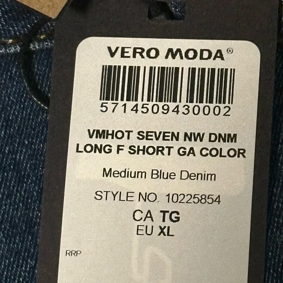 Vero Moda Dark Blue Denim Shorts - Picture 3 of 7